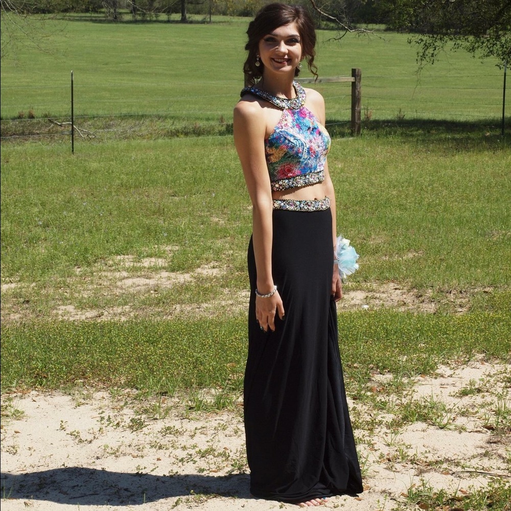 black prom dress